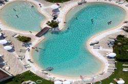 images/FotoPozzolengo1/piscina.jpeg